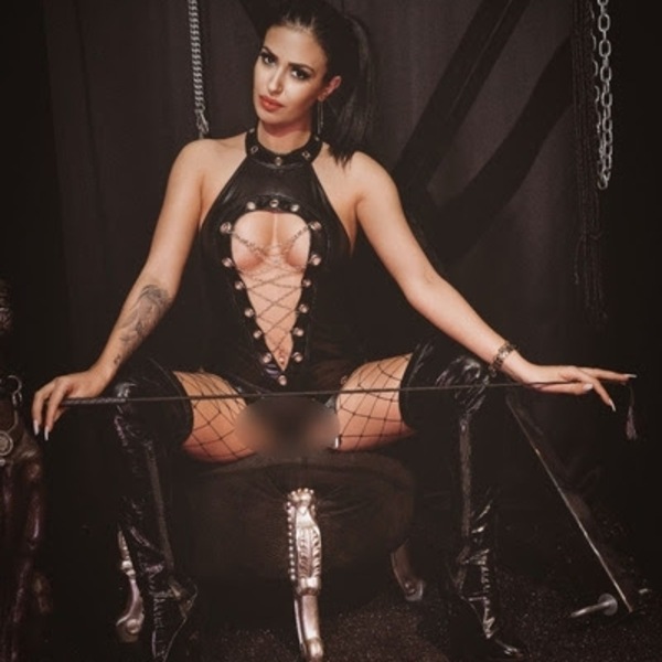 Foto von Clara- Squ*rting-str*pon-f*sting aktiv!