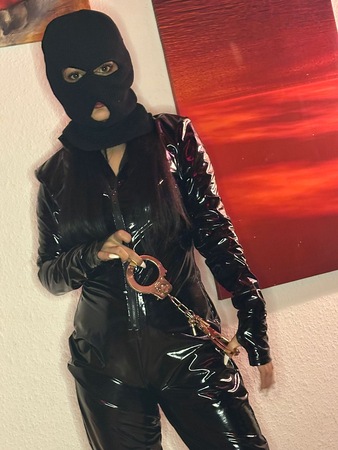 Stefy - leicht Dominant, Rüsselsheim