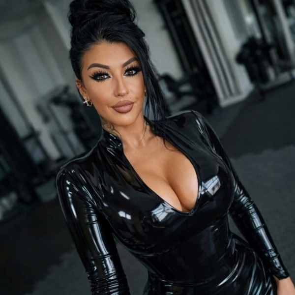 Bizarr Lady  Sophia Shade