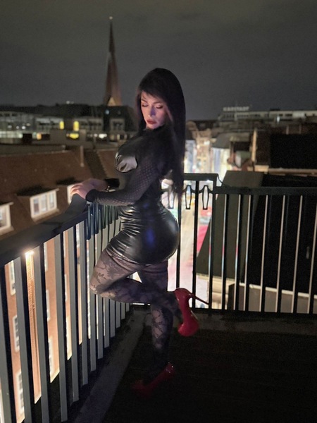 Foto von TS ATENEA BERTINELLI  XL PARTY