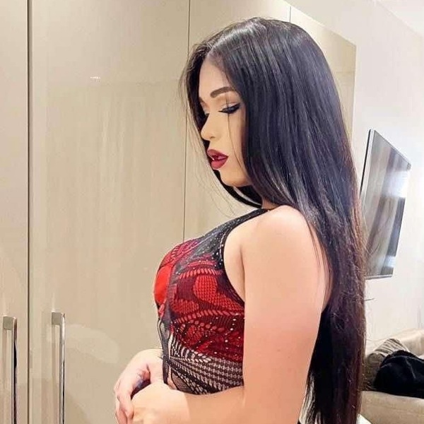 Foto von TS ATENEA BERTINELLI  XL PARTY