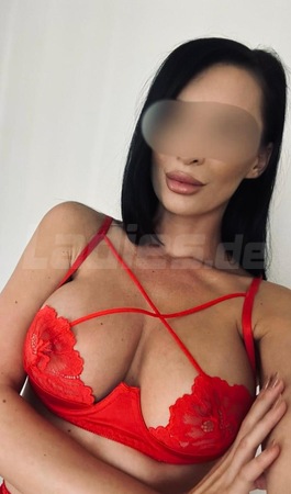 Ella Nur per Whats App erreichbar!, Hamburg