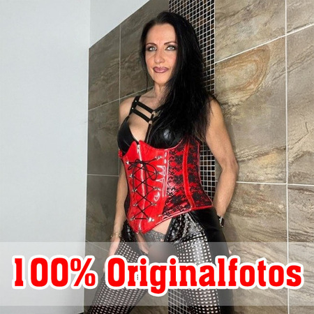 Squ*tlady Dominique vers*te Spiele soft-hart * dt. Privatstudio, Passau