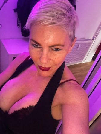 Marlene - Neu: BUSINESS GENTLEMEN ONLY, Berlin Britz.