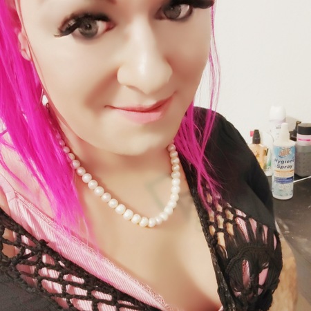 <img src="https://static.ladies-cdn.de/ladies/images/static-cdn/ladies-stars/img/ladies-stars-logo-icon.svg" class="starsContentIcon" />Erotische Trans Momente für Senioren und reife Männer, Stuttgart