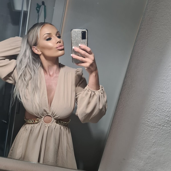 Foto von Lena - GANZ NEU - curvy body!