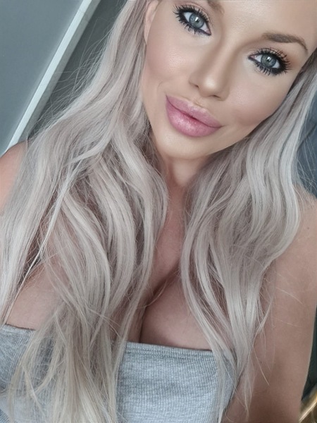 Foto von Lena - GANZ NEU - curvy body!