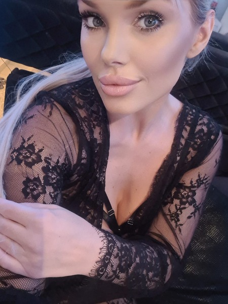 Foto von Lena - GANZ NEU - curvy body!