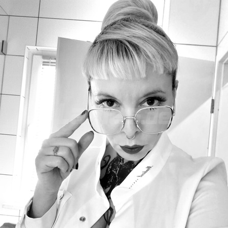 Bizarrlady Annabel Schöngott, Berlin