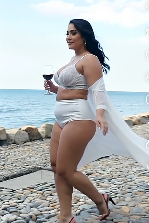 Brandneu! Annia 45J. aus Alicante, Göppingen