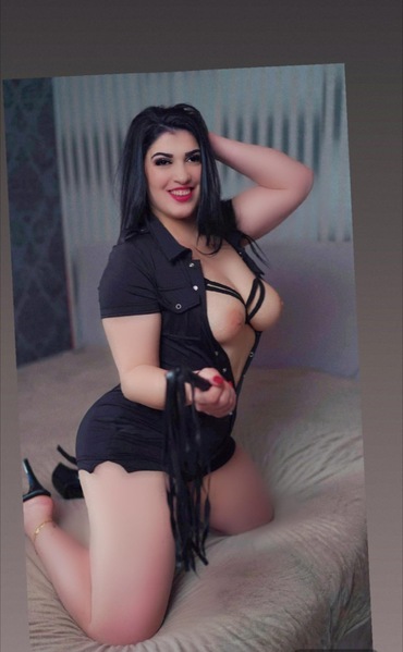 Foto von Anitta - über Whatsapp erreichbar