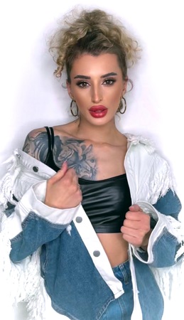 Adela - Party/ WhatsApp Contact, Frankfurt am Main