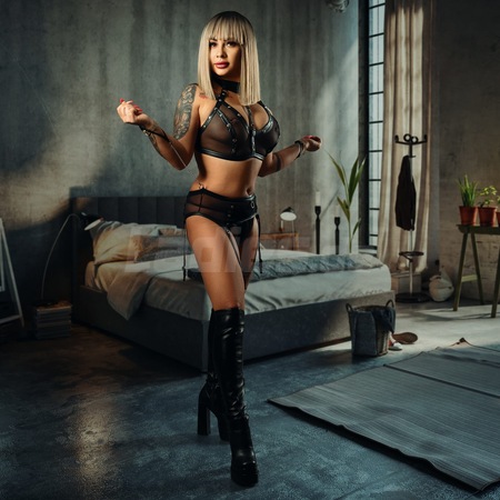 Melissa Bizarr & Dominant, Weimar