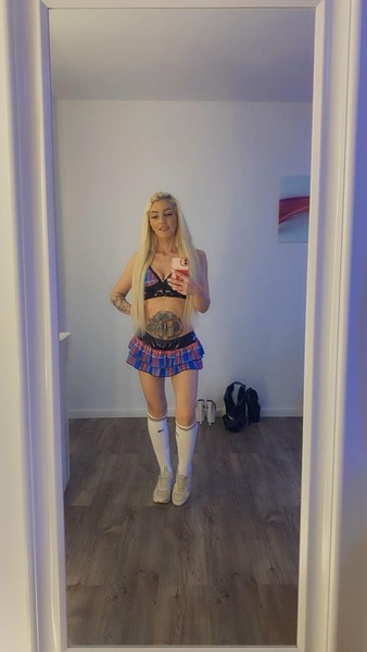 Foto von Adelina Skinny