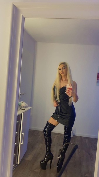 Foto von Adelina Skinny