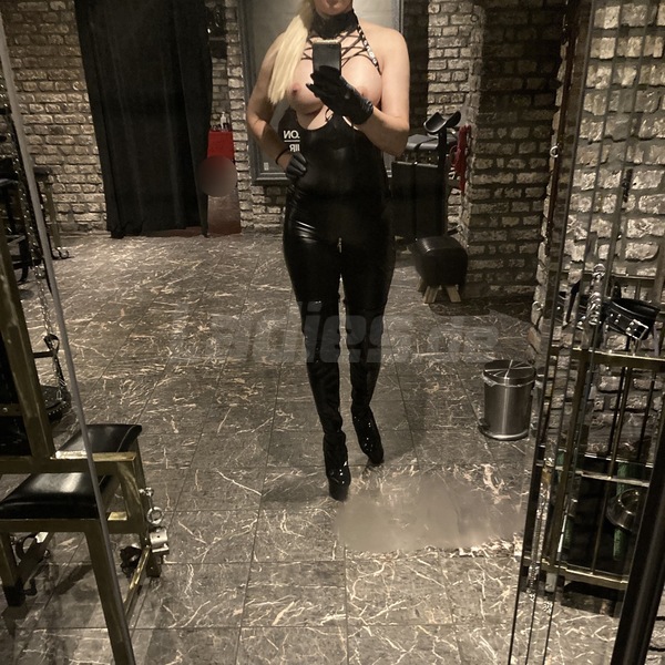 Foto von Julia little devil