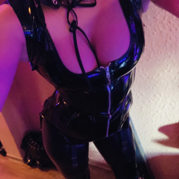 Foto von Julia little devil