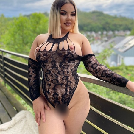 Clara - GANZ NEU - PARTY FRAU