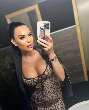 Amina, Frankfurt am Main