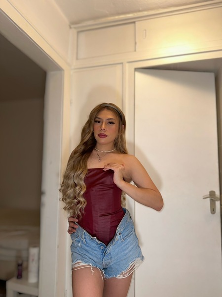 Foto von TS SARAY DOLL