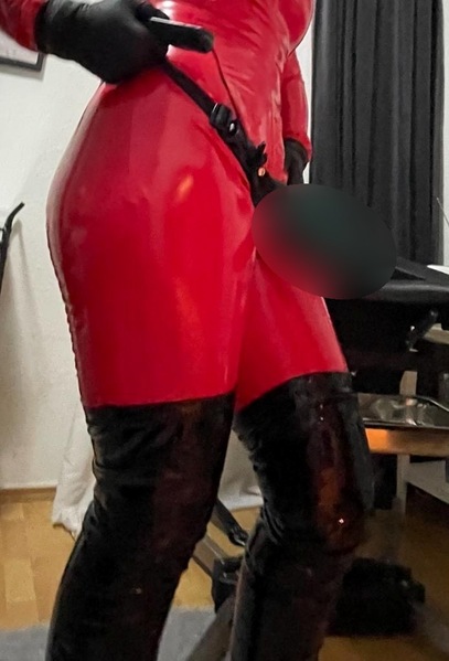 Foto von Deutsche Sera in Lack und Latex
