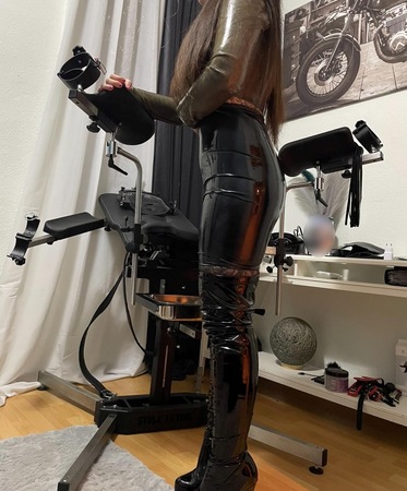 Deutsche Sera in Lack und Latex, Halle (Saale)