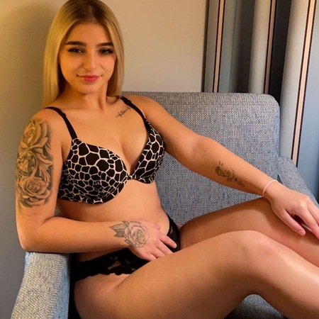 Nicole, Hanau