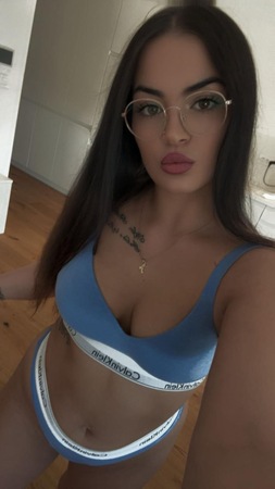 Laura bei Massage Kompliment, Dortmund
