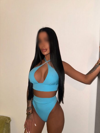 Paula-GANZ NEU, Köln