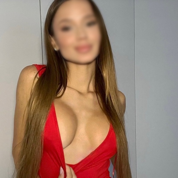 Olga 100 %REAL-Haus/ Hotelbesuch/ Büro