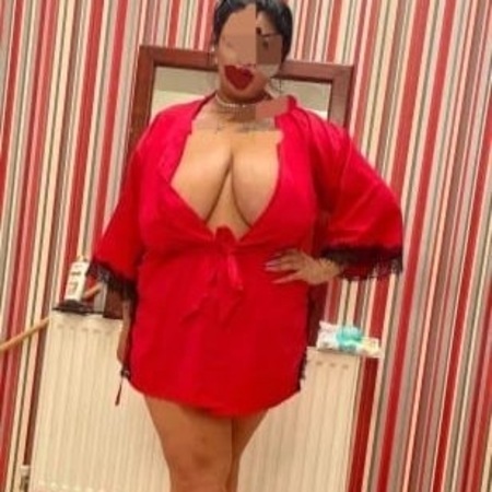 Roksii - mit XXL Naturbruste, Neuss