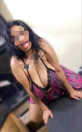 Roksii - mit XXL Naturbruste, Neuss