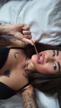 Selena 21J Skinny Tattoo Piercing, Hannover