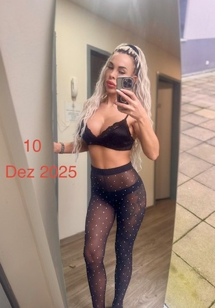 Gina - Top Blondine - aktuelle Bilder, Neustadt an der Weinstraße