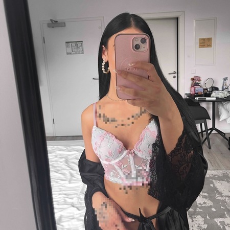 Deutsche Sarah auch Partys NEUE NUMMER, Krefeld