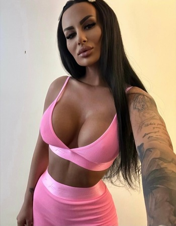 Céline Bilder sind aktuell und 100 % Original, Paderborn