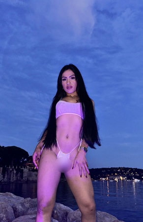 Ts Miss Erika Muniz, Düsseldorf