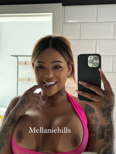 Foto von TS Mellanie Hills