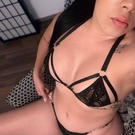 Victoria Hot