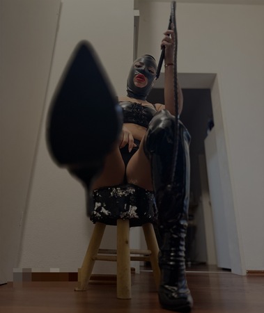 Lady Inna, Singen (Hohentwiel)