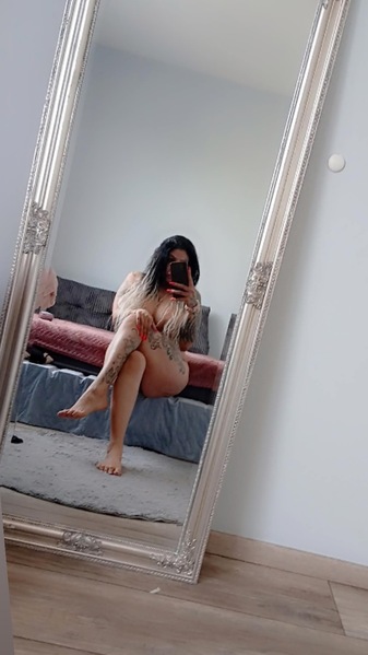 Foto von Krisi - Party Girl (18+)