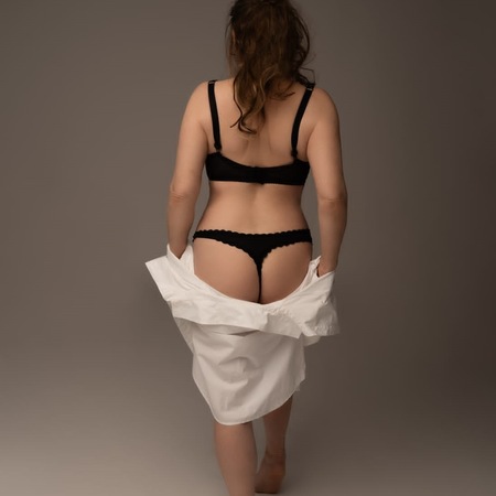 Nicol bei Massagestudio Jasmin, Ulm