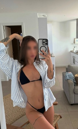 Anita 100% REALHaus/ Hotelbesuch/ Büro, Köln