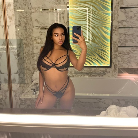 Latina 21 Jahre deutssprachig, Berlin