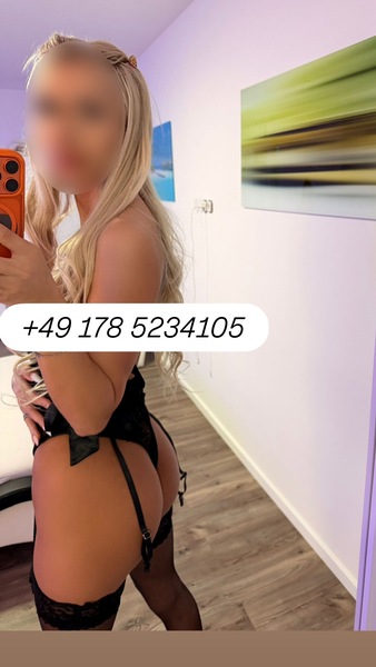 Foto von ADDA Blondine - Top Service