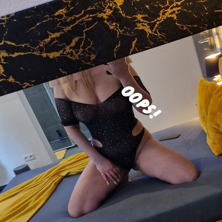 Larissa - Dreier mit Adelina, Magdeburg