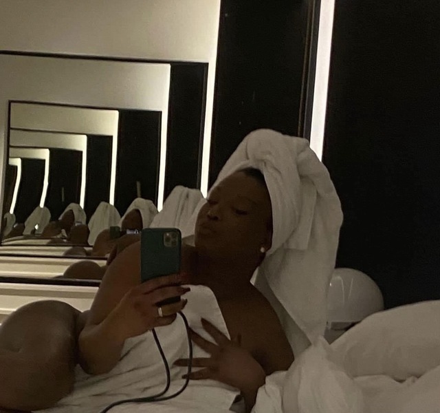 Foto von Naomi Black Hammer 27 cm