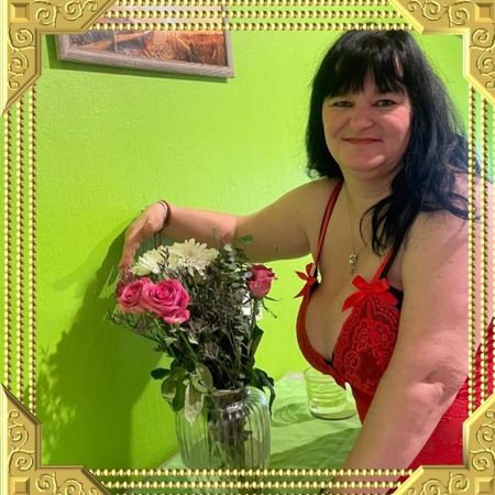 Sehr reife deutsche Frau mit Naturbrust im Plaisir D'Amour, Göppingen