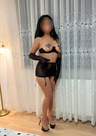 Ana, Frankfurt am Main