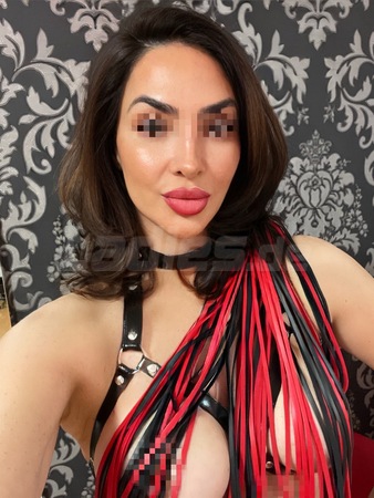 Mistress Dona, Karlsruhe